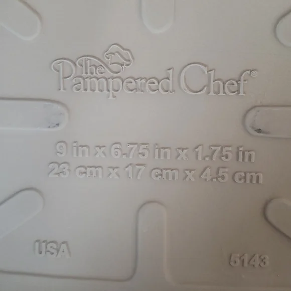 NWOB Pampered Chef stoneware bacon/vegetable dish - Picture 2 of 3